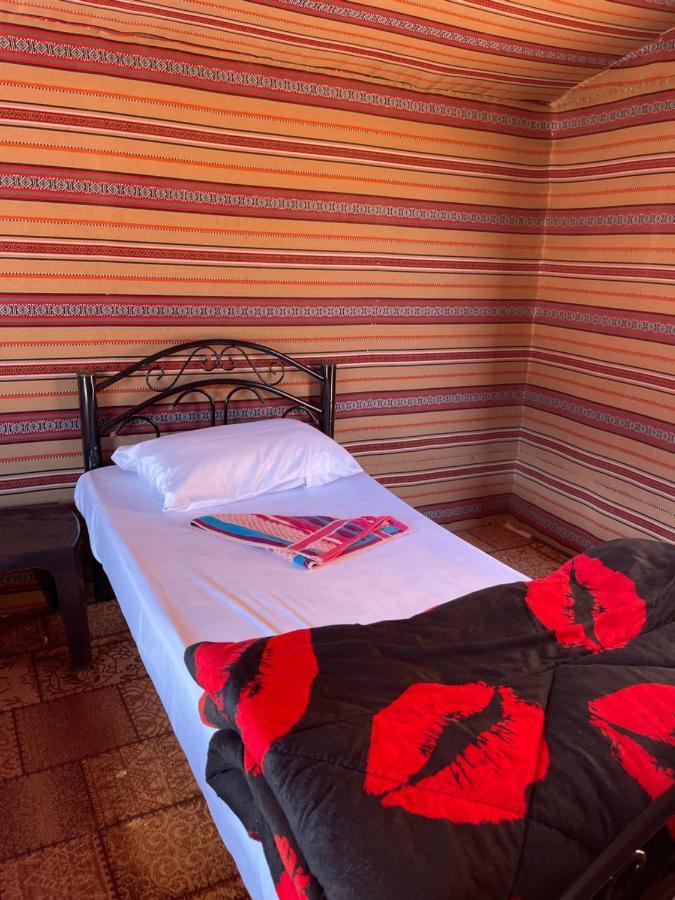 Hotel Quite Bedouin Life Wadi Rum Esterno foto